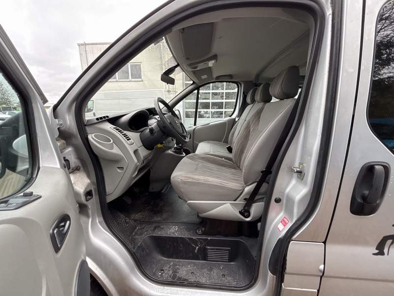 Nissan PRIMASTAR 2.0DCi cu 9 locuri - 2014 - 9.100 EUR - imagine 8