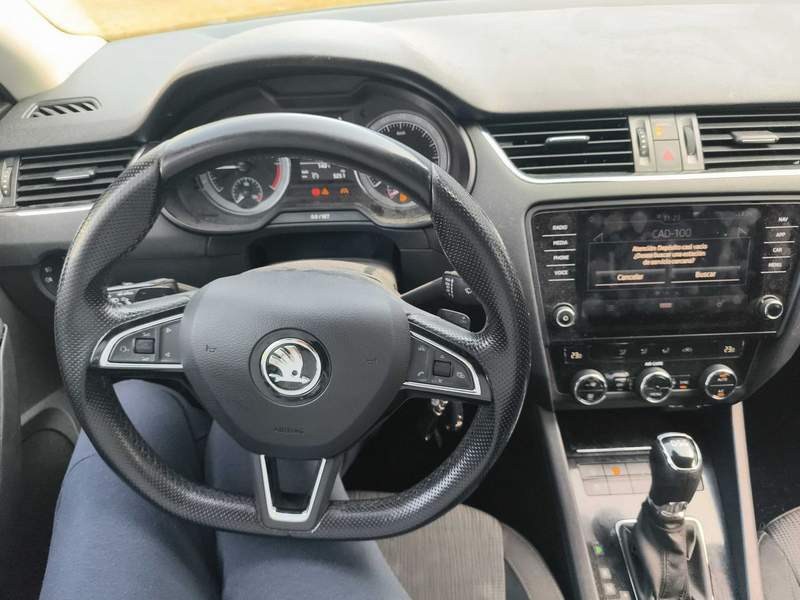 Skoda OCTAVIA 2.0TDi DSG - rate, avans 0 - 2017 - 11.390 EUR - imagine 7