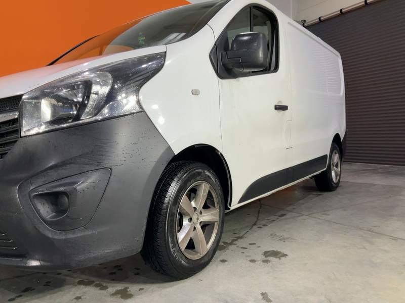 Opel VIVARO EURO6 cu AC in LEASING, RATE - 2017 - 8.800 EUR - imagine 2