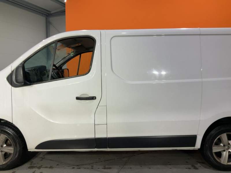 Opel VIVARO EURO6 cu AC in LEASING, RATE - 2017 - 8.800 EUR - imagine 3