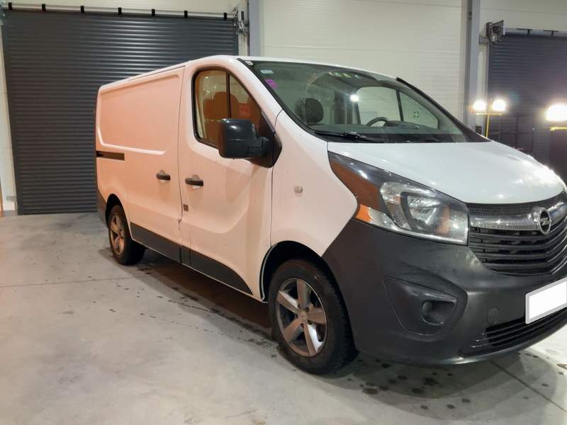 Opel VIVARO EURO6 cu AC in LEASING, RATE - 2017 - 8.800 EUR - imagine 7