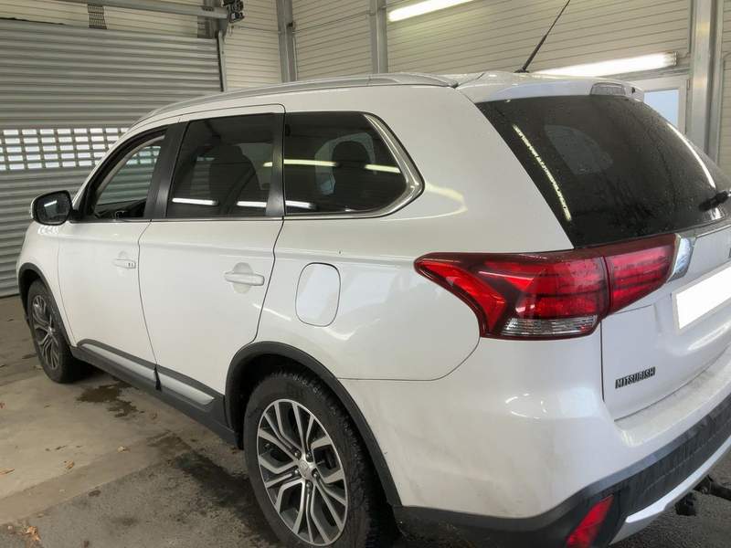 Mitsubishi Outlander 2.2Di-D 4x4 EURO6 - rate, leasing - 2016 - 12.150 EUR - imagine 5