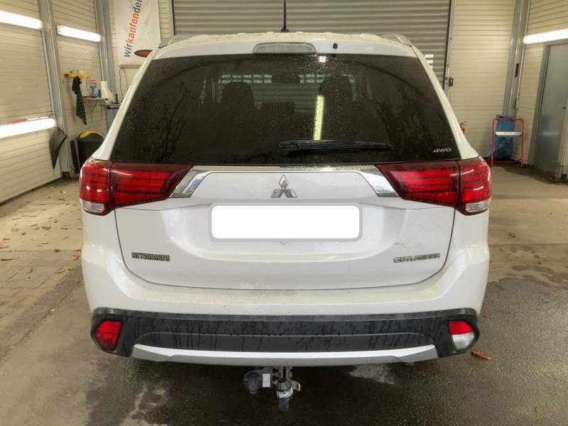 Mitsubishi Outlander 2.2Di-D 4x4 EURO6 - rate, leasing - 2016 - 12.150 EUR - imagine 6