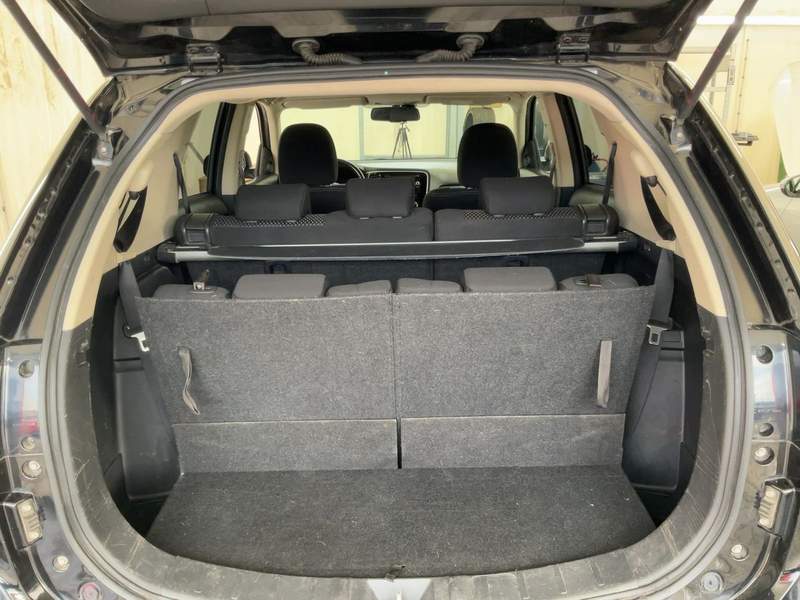 Mitsubishi Outlander SUV 7 locuri - rate, avans zero - 2016 - 8.900 EUR - imagine 10