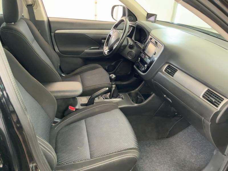 Mitsubishi Outlander SUV 7 locuri - rate, avans zero - 2016 - 8.900 EUR - imagine 12