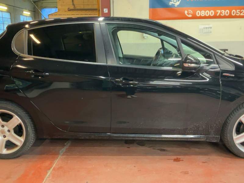 Peugeot 208 GT Line benzina, cutie manuala - rate, avans z - 2019 - 7.450 EUR - imagine 7