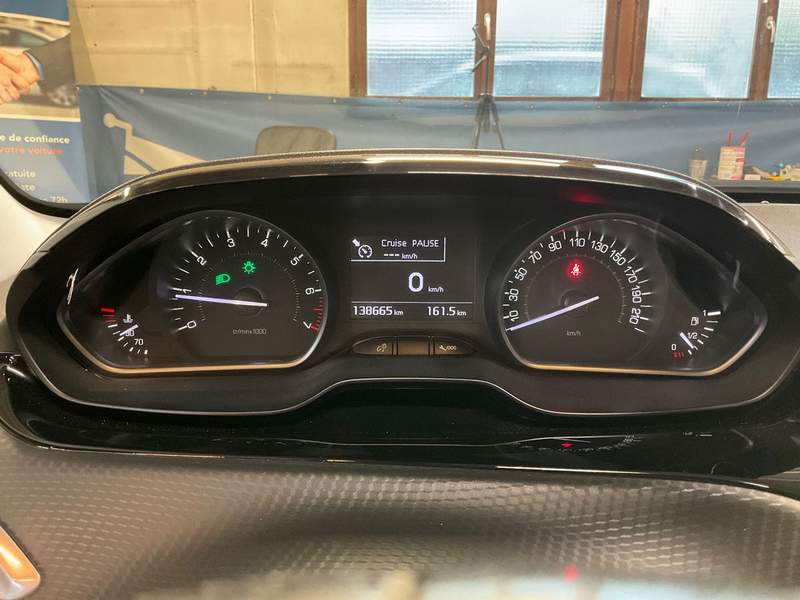 Peugeot 208 GT Line benzina, cutie manuala - rate, avans z - 2019 - 7.450 EUR - imagine 15