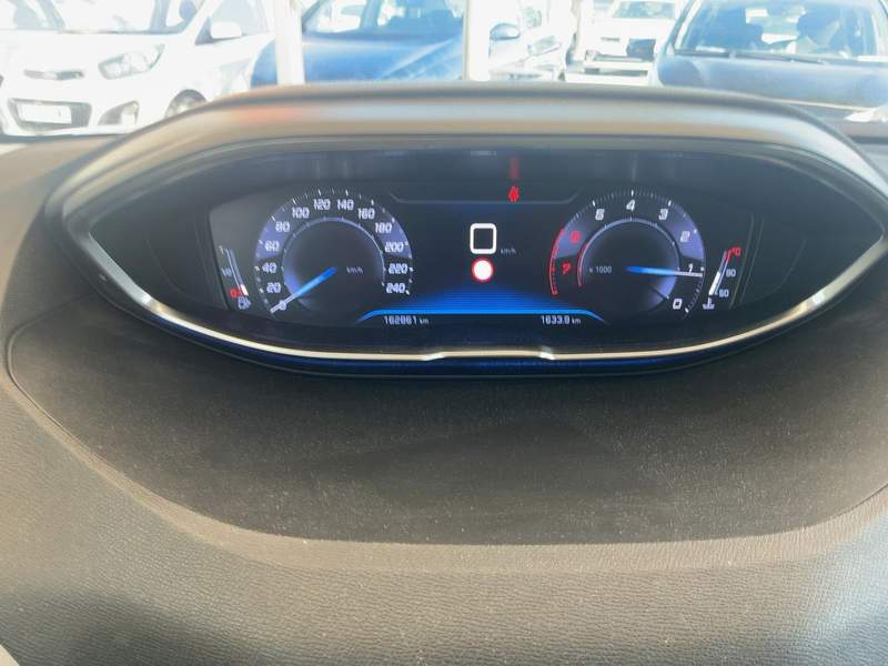 Peugeot 3008 1.2L benzina EURO6 - rate, avans 0, garantie - 2018 - 11.050 EUR - imagine 14