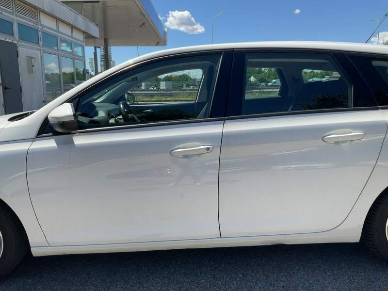 Peugeot 308 1.5L Diesel Automat -  rate, avans zero, garan - 2019 - 7.990 EUR - imagine 2