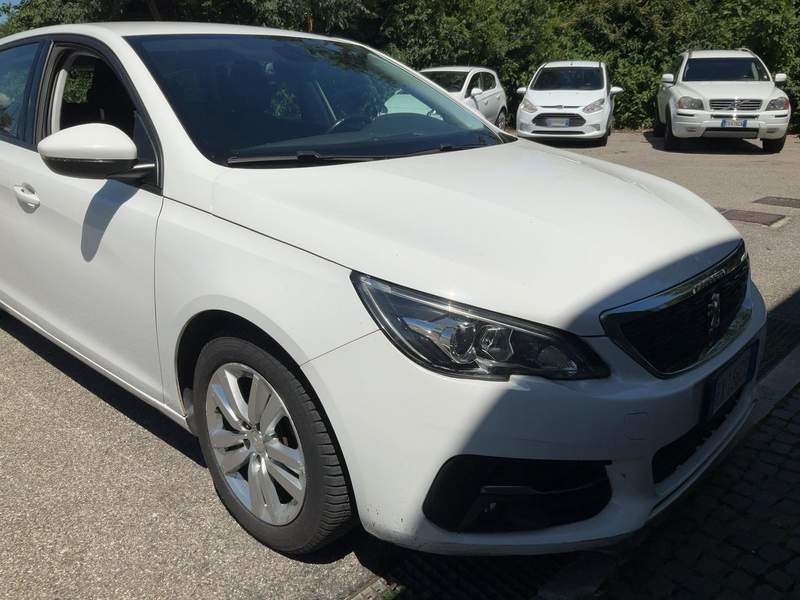 Peugeot 308 1.5L Diesel Automat -  rate, avans zero, garan - 2019 - 7.990 EUR - imagine 7