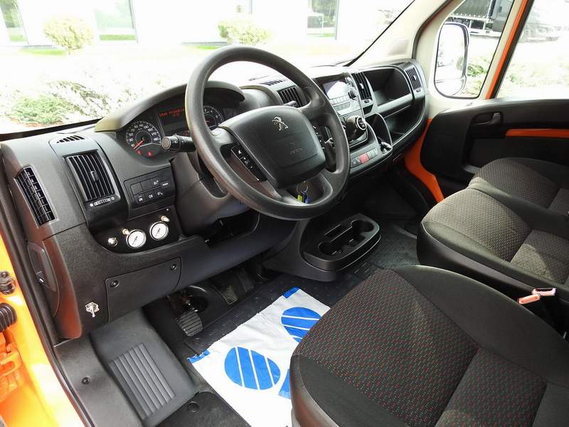 Peugeot Boxer 2.2L - bena, prelata, 7 locuri - leasing - 2020 - 14.850 EUR - imagine 7
