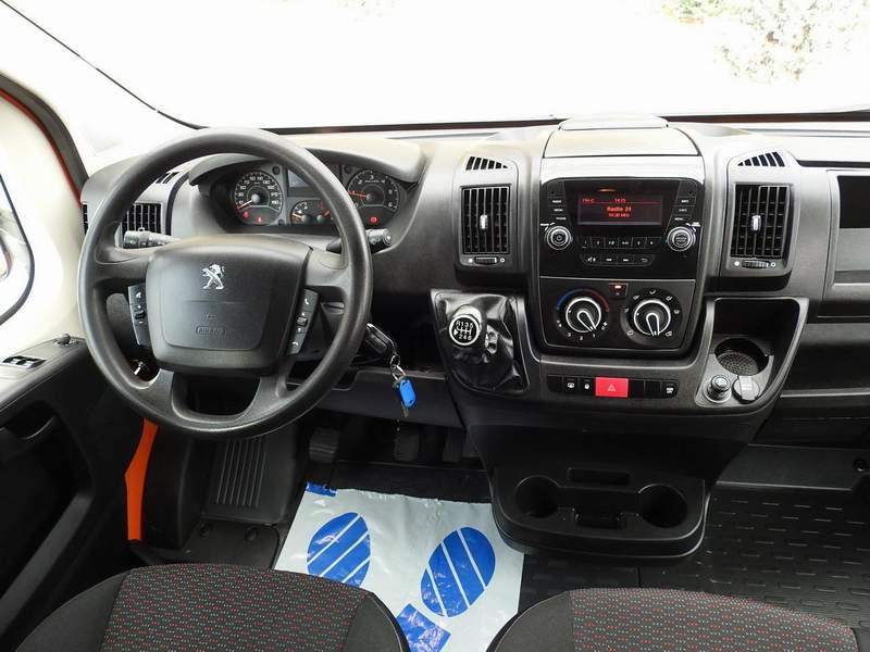 Peugeot Boxer 2.2L - bena, prelata, 7 locuri - leasing - 2020 - 14.850 EUR - imagine 8