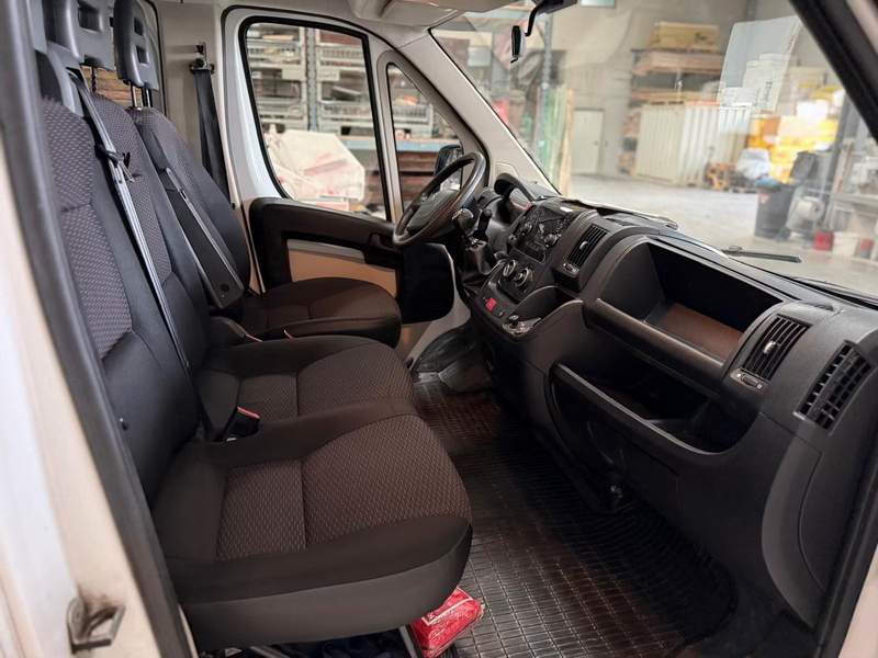 Peugeot Boxer 2021 Cabina dubla cu 7 locuri - 2021 - 15.700 EUR - imagine 4