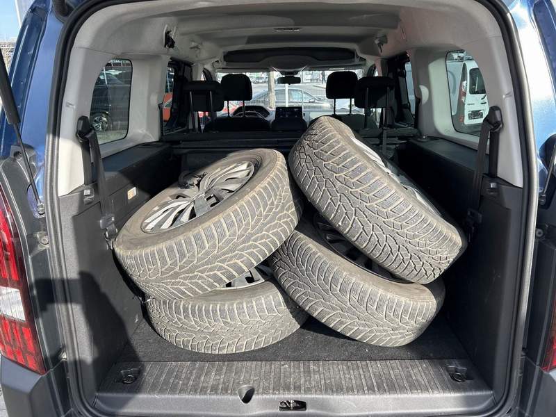 Peugeot RIFTER 1.2i cu 7 locuri - leasing, rate - 2019 - 14.850 EUR - imagine 5