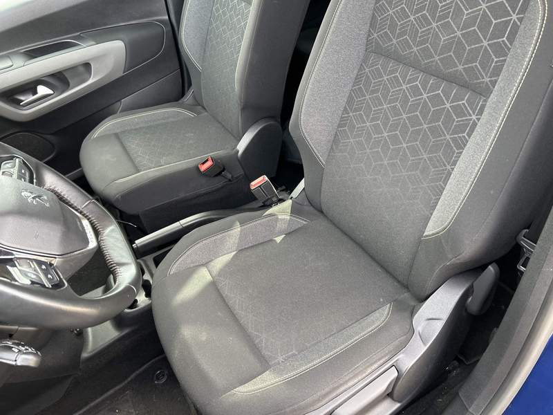 Peugeot RIFTER 1.2i cu 7 locuri - leasing, rate - 2019 - 14.850 EUR - imagine 11