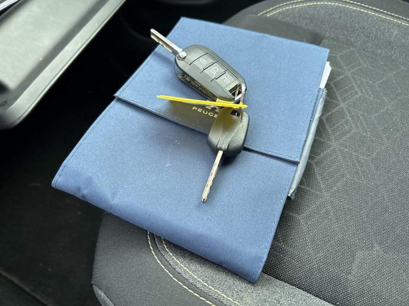 Peugeot RIFTER 1.2i cu 7 locuri - leasing, rate - 2019 - 14.850 EUR - imagine 13