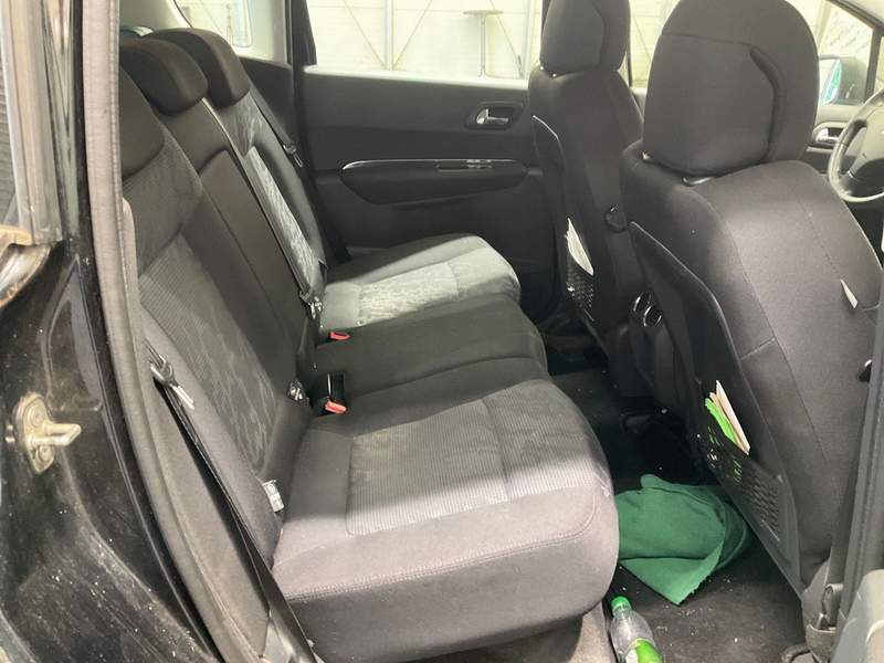 Peugeot 3008 1.6HDi EURO5 FAP -  AUTOMAT - 2011 - 4.950 EUR - imagine 10