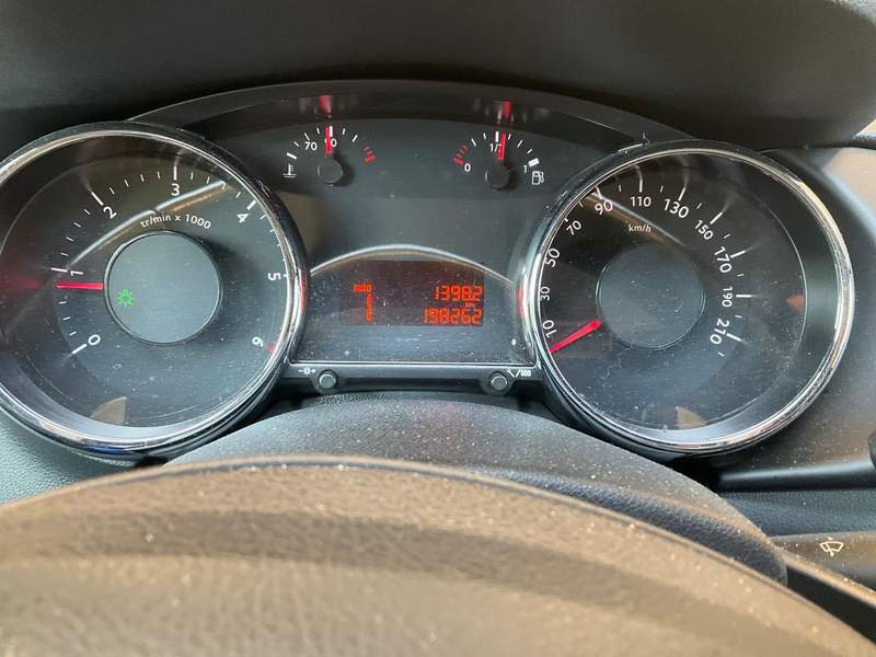 Peugeot 3008 1.6HDi EURO5 FAP -  AUTOMAT - 2011 - 4.950 EUR - imagine 13