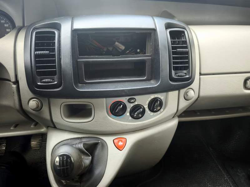 Opel Vivaro platforma cu obloane rabatabile - 2014 - 7.850 EUR - imagine 10