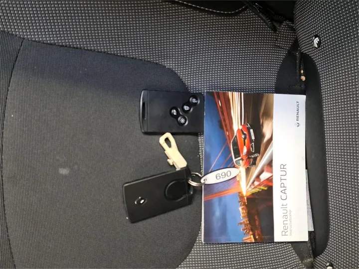 Renault CAPTUR 0.9i TCE EURO6 manual - 2017 - 10.500 EUR - imagine 15