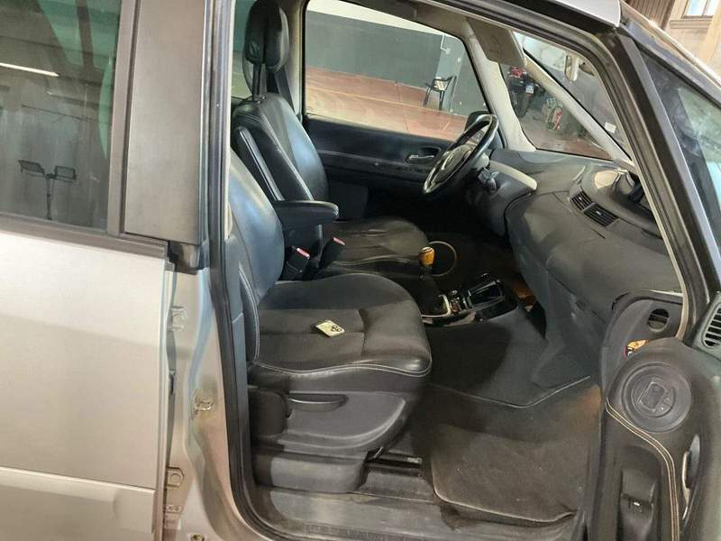 Renault Grand ESPACE 2012 2.0DCi cutie manuala - rate, ava - 2012 - 4.500 EUR - imagine 7