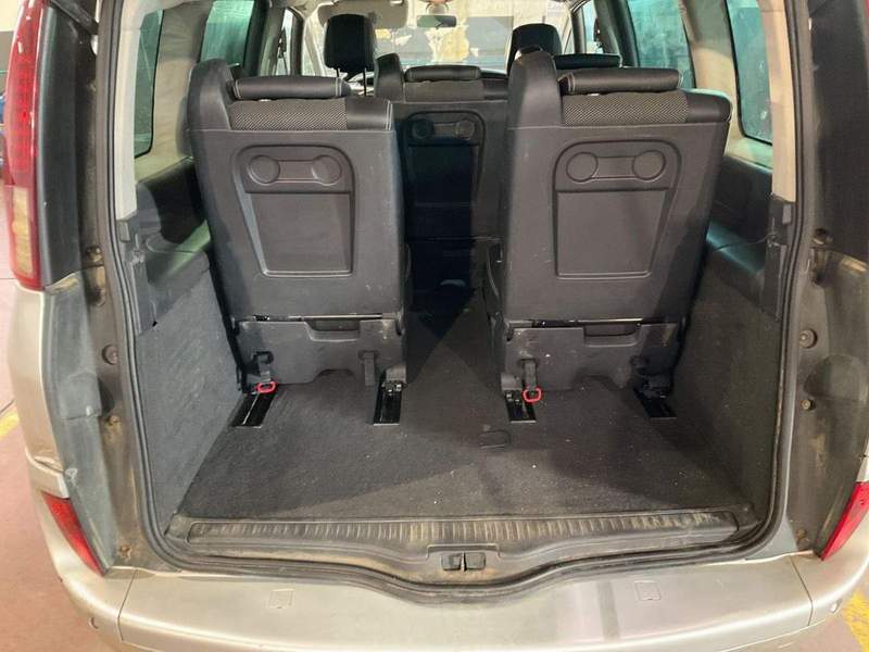 Renault Grand ESPACE 2012 2.0DCi cutie manuala - rate, ava - 2012 - 4.500 EUR - imagine 3