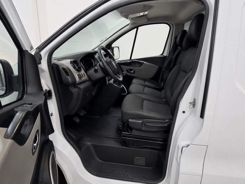 Renault Trafic SWB 1.6DCi Euro6 - leasing, rate, garantie - 2020 - 9.850 EUR - imagine 7