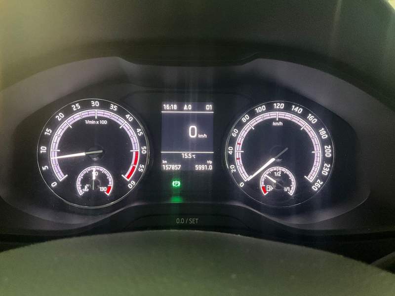 Skoda Karoq 1.6TDi 4x2 automat - rate, leasing, garantie - 2019 - 15.800 EUR - imagine 15
