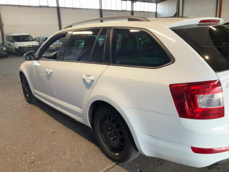 Skoda OCTAVIA COMBI 2.0TDI 150CP avans 0, garantie - 2016 - 9.290 EUR - imagine 3