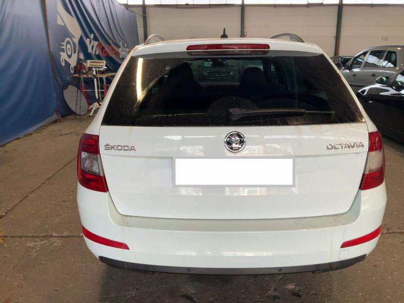 Skoda OCTAVIA COMBI 2.0TDI 150CP avans 0, garantie - 2016 - 9.290 EUR - imagine 4