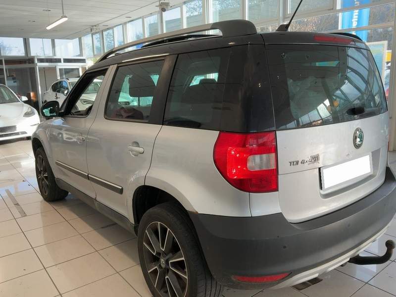 Skoda YETI 2.0TDi 140CP 4x4 - rate, leasing - 2013 - 8.490 EUR - imagine 4