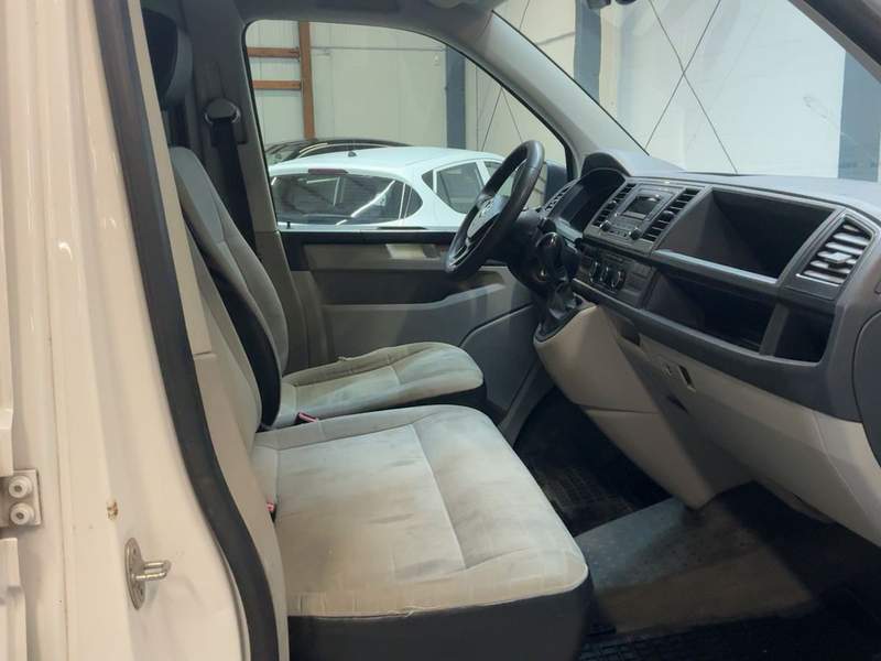 Volkswagen Transporter T6 DOKA cu 6 locuri si bena - 2015 - 11.850 EUR - imagine 12