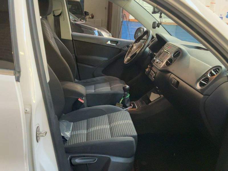 Volkswagen Tiguan 4x2 2.0TDi manual - rate, avans zero - 2011 - 8.250 EUR - imagine 12