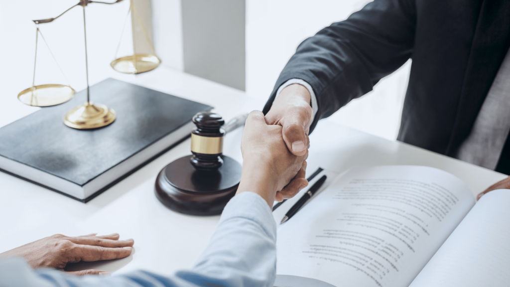 De ce un cumpărător informat alege să lucreze cu un dealer serios: iluzii, greșeli frecvente și avantaje reale